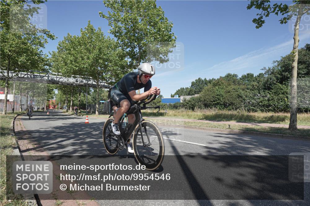 09.08.2026 - GEWOBA Citytriathlon Bremen Michael Burmester http://msf.ph/oto/9954546 09.08.2026 12:06:14 Radfahren 559, 664, 687 meine-sportfotos.de