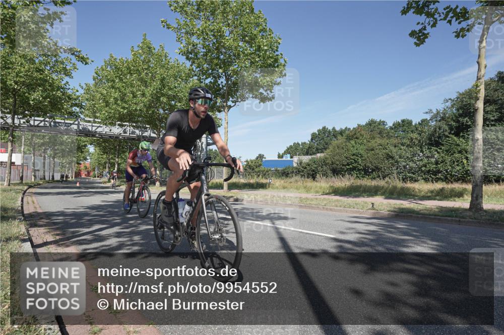 09.08.2026 - GEWOBA Citytriathlon Bremen Michael Burmester http://msf.ph/oto/9954552 09.08.2026 12:06:21 Radfahren 559, 571, 604, 651, 664, 687, 701 meine-sportfotos.de