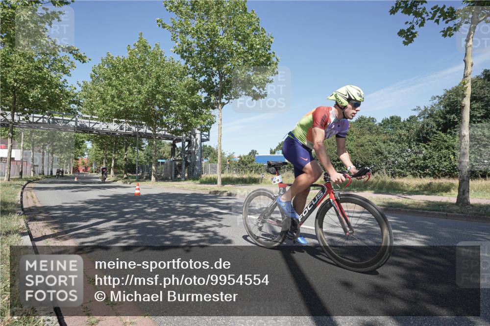 09.08.2026 - GEWOBA Citytriathlon Bremen Michael Burmester http://msf.ph/oto/9954554 09.08.2026 12:06:21 Radfahren 559, 571, 604, 651, 664, 687, 701 meine-sportfotos.de