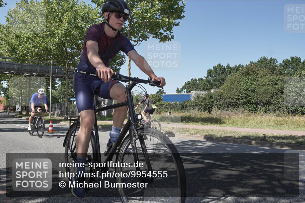 09.08.2026 - GEWOBA Citytriathlon Bremen Michael Burmester http://msf.ph/oto/9954555 09.08.2026 14:33:55 Radfahren 5, 43, 66, 82, 115, 146, 278, 285, 345, 371 meine-sportfotos.de
