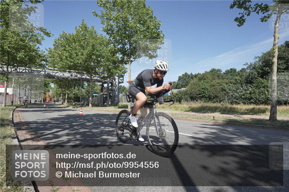 09.08.2026 - GEWOBA Citytriathlon Bremen Michael Burmester http://msf.ph/oto/9954556 09.08.2026 12:06:25 Radfahren 559, 571, 604, 651, 664, 687, 701, 707 meine-sportfotos.de