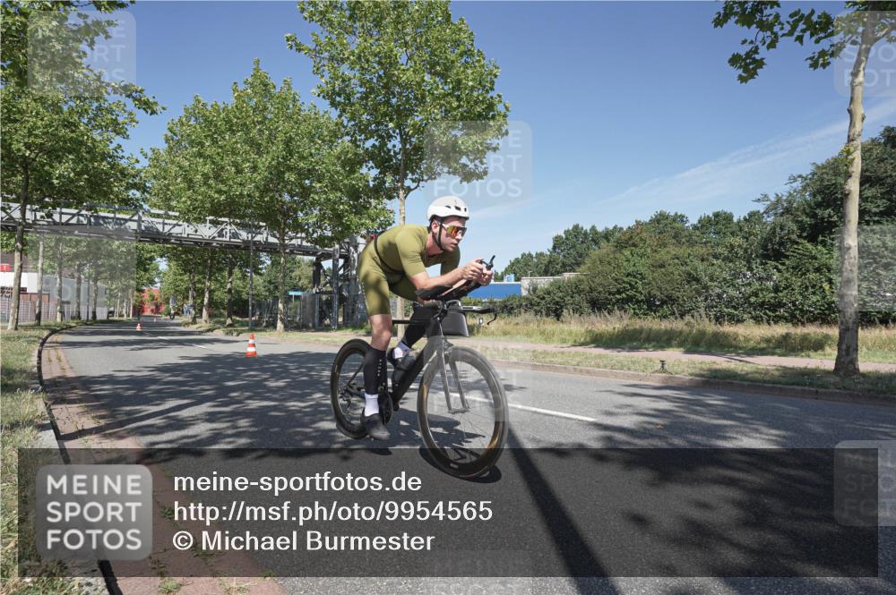 09.08.2026 - GEWOBA Citytriathlon Bremen Michael Burmester http://msf.ph/oto/9954565 09.08.2026 12:06:44 Radfahren 612, 707, 720 meine-sportfotos.de