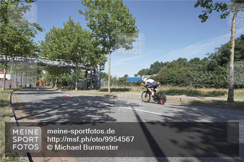 09.08.2026 - GEWOBA Citytriathlon Bremen Michael Burmester http://msf.ph/oto/9954567 09.08.2026 12:06:48 Radfahren 612, 720, 737 meine-sportfotos.de