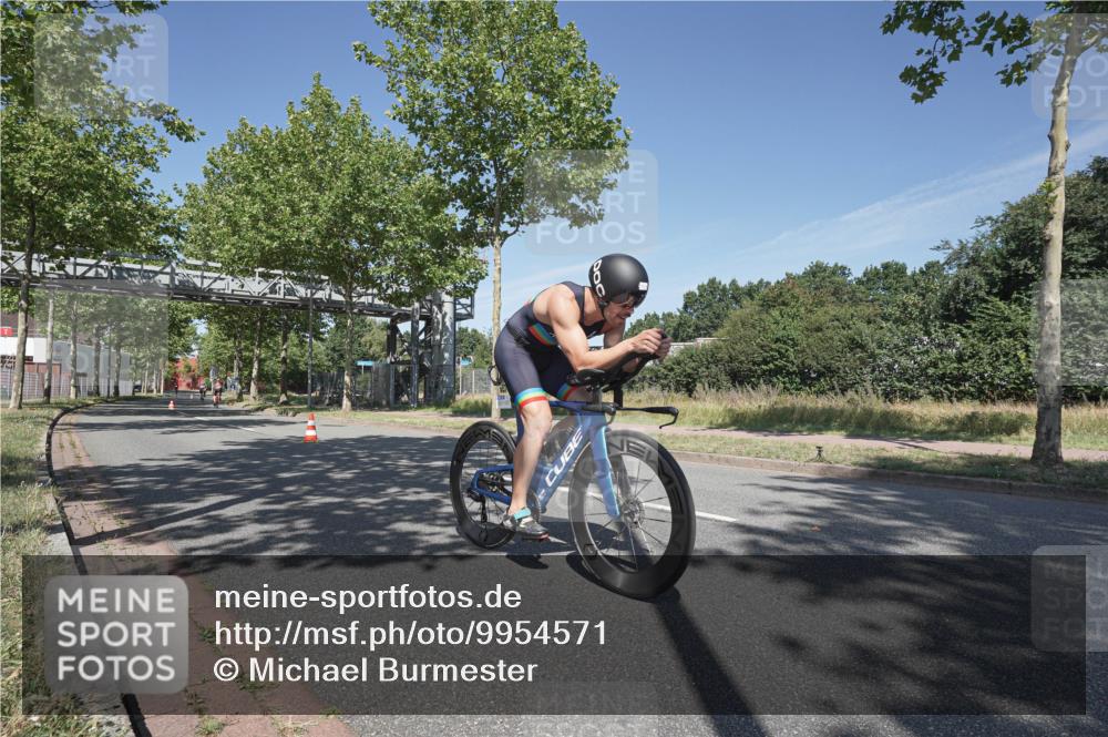 09.08.2026 - GEWOBA Citytriathlon Bremen Michael Burmester http://msf.ph/oto/9954571 09.08.2026 12:06:52 Radfahren 612, 737 meine-sportfotos.de