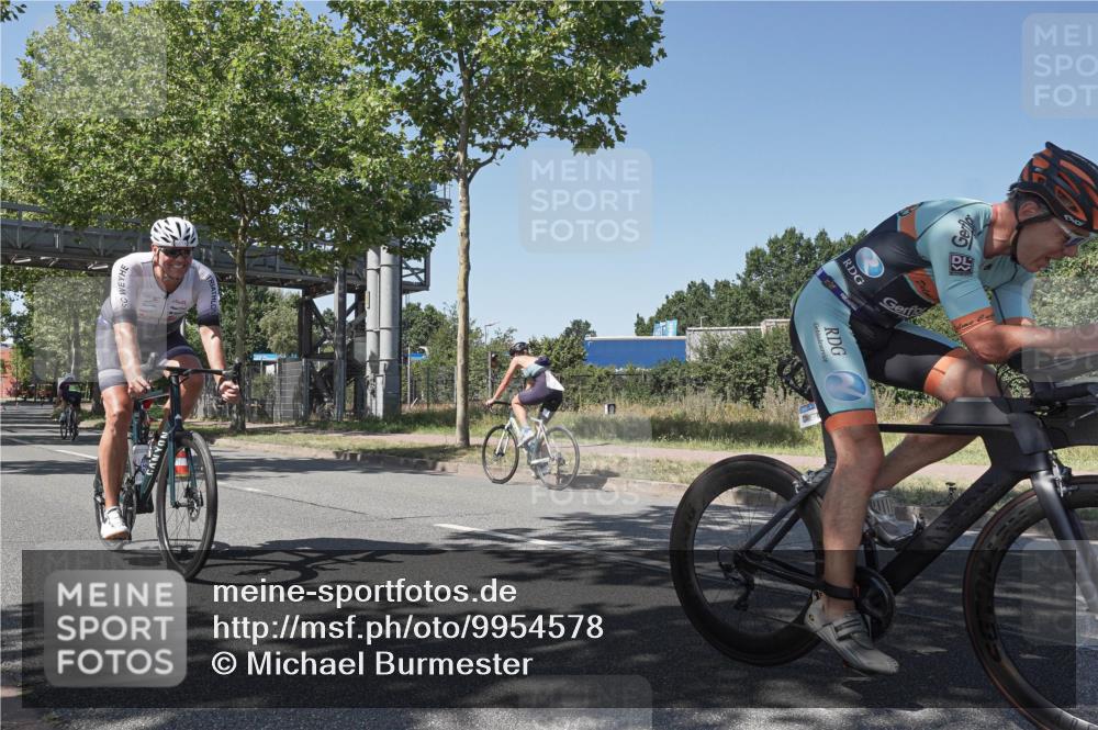 09.08.2026 - GEWOBA Citytriathlon Bremen Michael Burmester http://msf.ph/oto/9954578 09.08.2026 14:34:15 Radfahren 12, 69, 90, 95, 211, 429, 455 meine-sportfotos.de