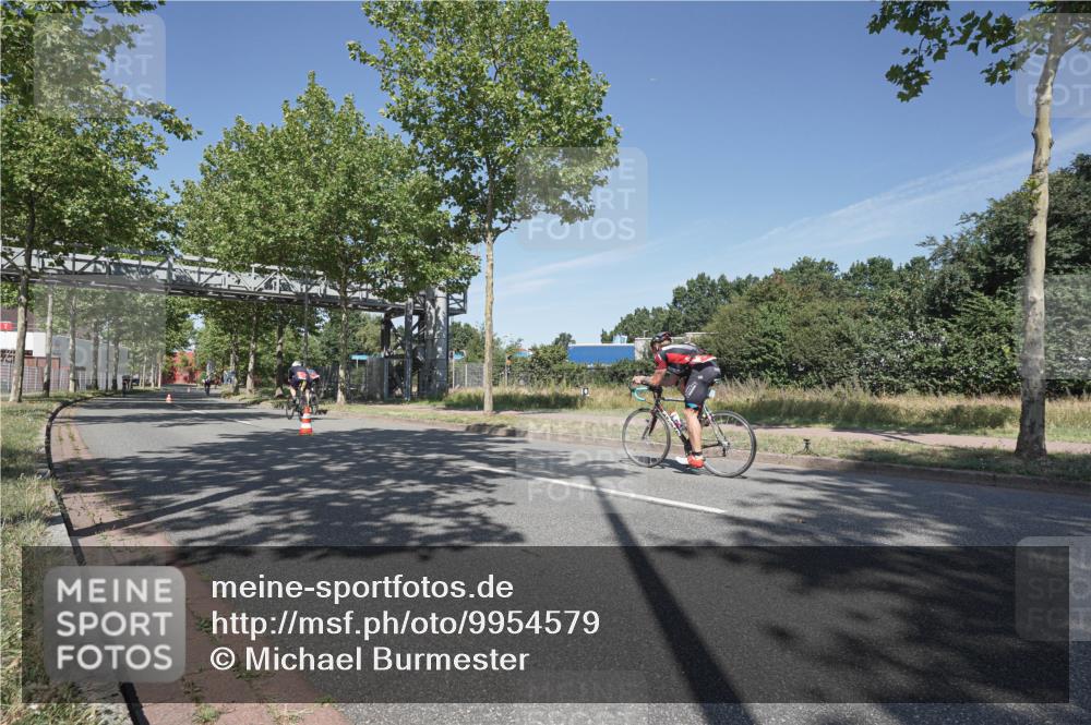 09.08.2026 - GEWOBA Citytriathlon Bremen Michael Burmester http://msf.ph/oto/9954579 09.08.2026 12:06:59 Radfahren 737 meine-sportfotos.de