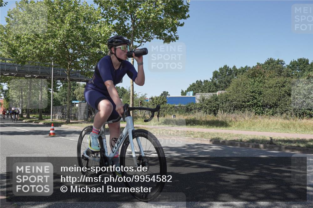 09.08.2026 - GEWOBA Citytriathlon Bremen Michael Burmester http://msf.ph/oto/9954582 09.08.2026 14:34:18 Radfahren 12, 69, 90, 95, 211, 429, 455 meine-sportfotos.de