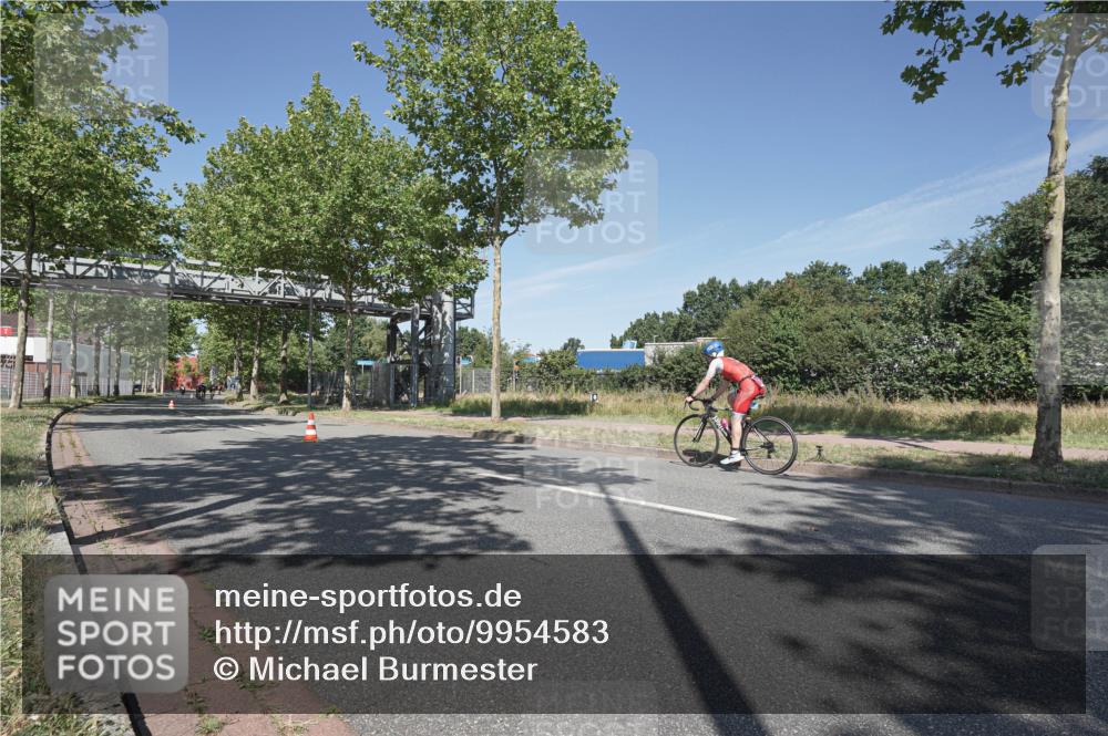 09.08.2026 - GEWOBA Citytriathlon Bremen Michael Burmester http://msf.ph/oto/9954583 09.08.2026 12:07:04 Radfahren 737 meine-sportfotos.de