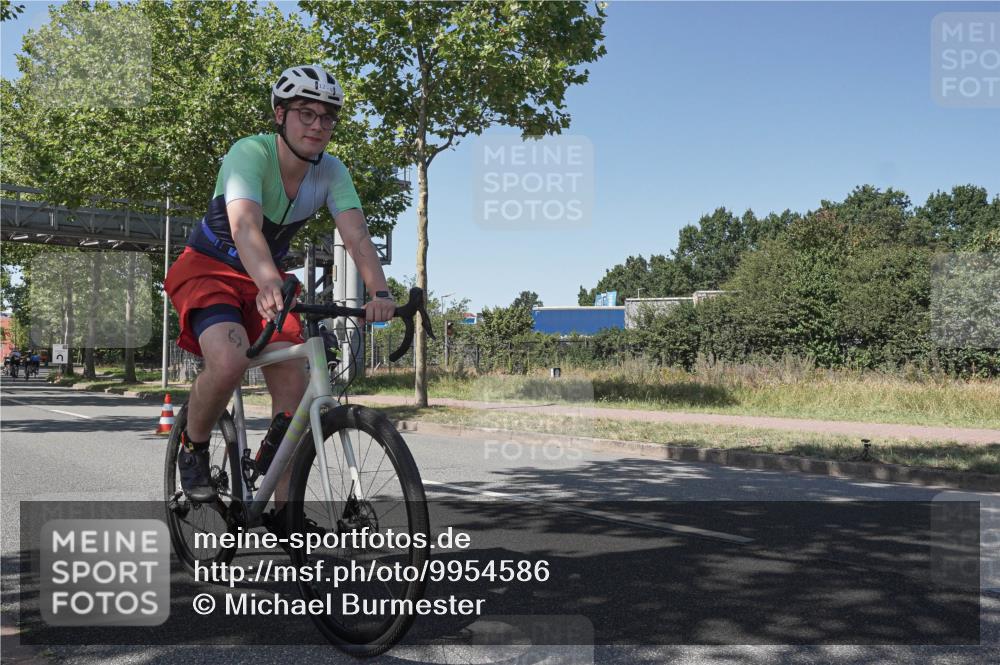 09.08.2026 - GEWOBA Citytriathlon Bremen Michael Burmester http://msf.ph/oto/9954586 09.08.2026 14:34:20 Radfahren 12, 69, 90, 95, 211, 429, 455 meine-sportfotos.de