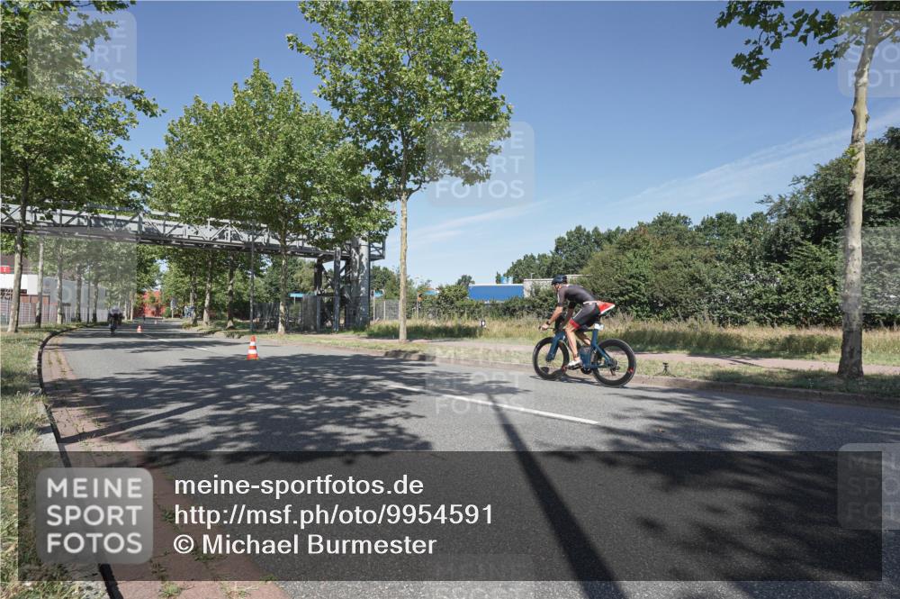 09.08.2026 - GEWOBA Citytriathlon Bremen Michael Burmester http://msf.ph/oto/9954591 09.08.2026 12:07:25 Radfahren 628, 761 meine-sportfotos.de