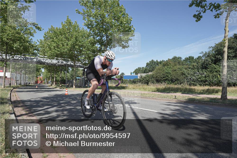 09.08.2026 - GEWOBA Citytriathlon Bremen Michael Burmester http://msf.ph/oto/9954597 09.08.2026 12:07:37 Radfahren 572, 586, 628, 649, 761 meine-sportfotos.de