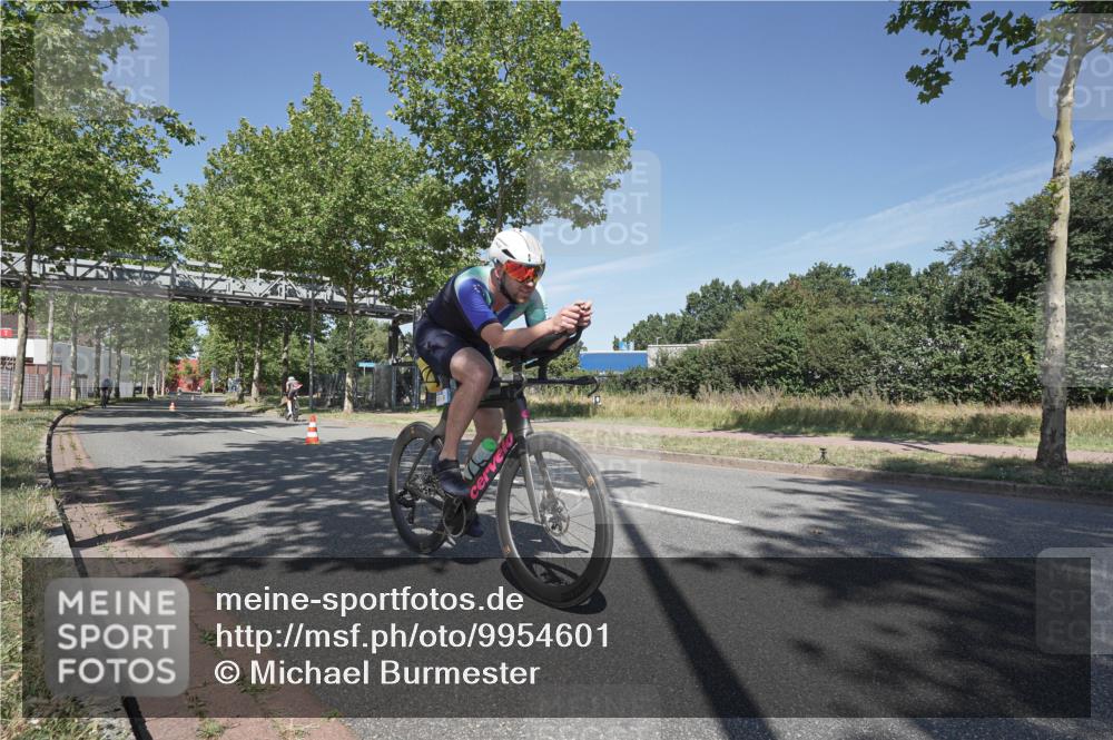 09.08.2026 - GEWOBA Citytriathlon Bremen Michael Burmester http://msf.ph/oto/9954601 09.08.2026 12:07:41 Radfahren 572, 586, 614, 628, 649, 761 meine-sportfotos.de