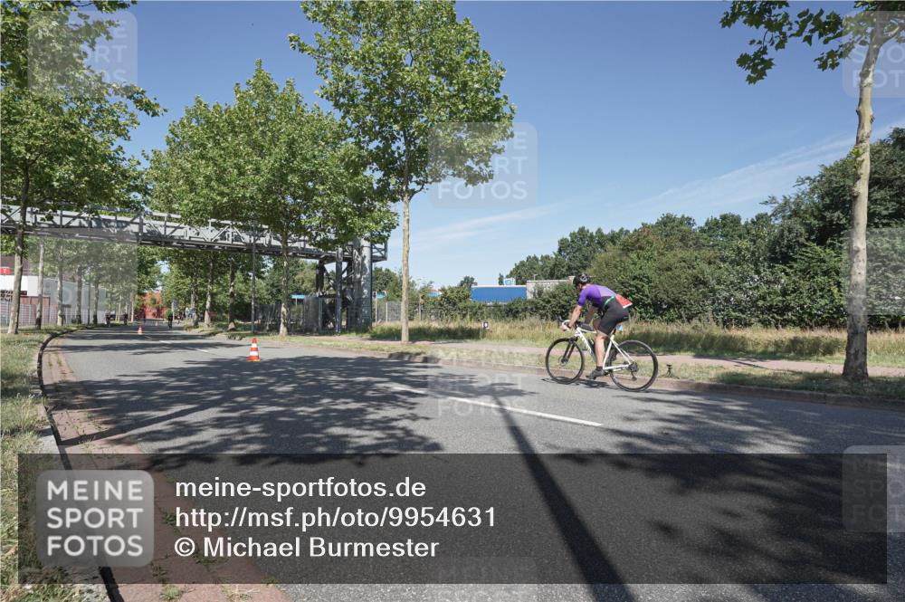 09.08.2026 - GEWOBA Citytriathlon Bremen Michael Burmester http://msf.ph/oto/9954631 09.08.2026 12:08:18 Radfahren 548, 601, 671, 787 meine-sportfotos.de