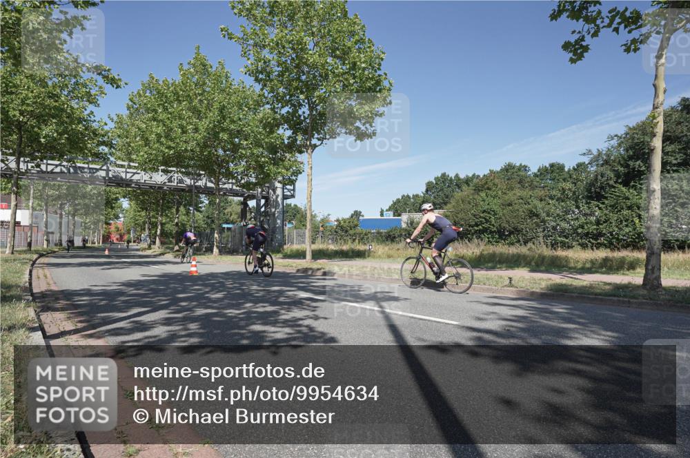 09.08.2026 - GEWOBA Citytriathlon Bremen Michael Burmester http://msf.ph/oto/9954634 09.08.2026 12:08:19 Radfahren 548, 601, 671, 787 meine-sportfotos.de