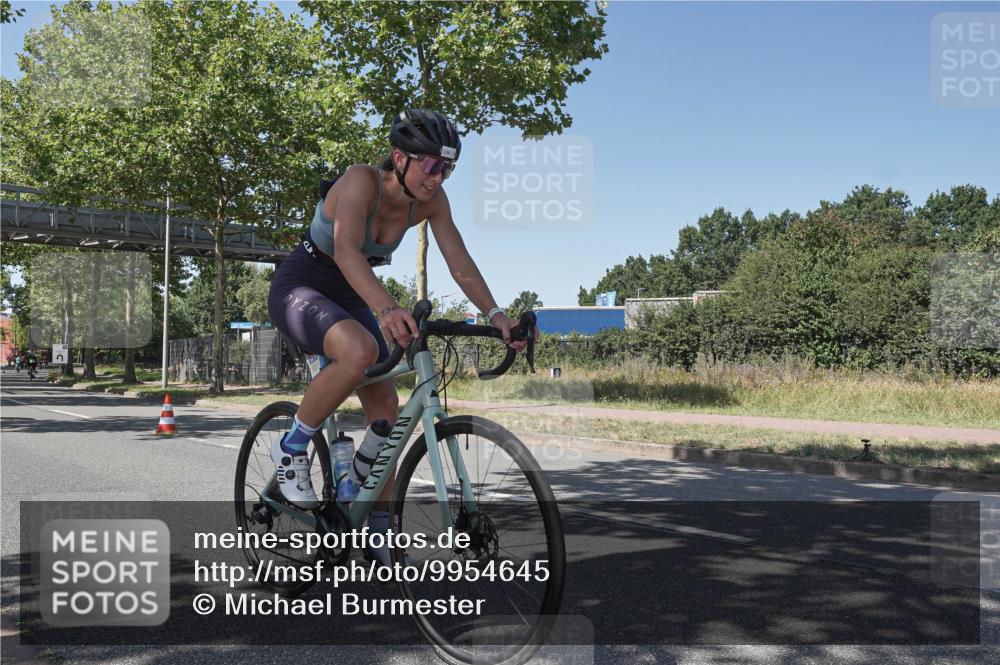 09.08.2026 - GEWOBA Citytriathlon Bremen Michael Burmester http://msf.ph/oto/9954645 09.08.2026 14:35:04 Radfahren 20, 37, 192, 220, 236, 284, 351, 362, 404 meine-sportfotos.de