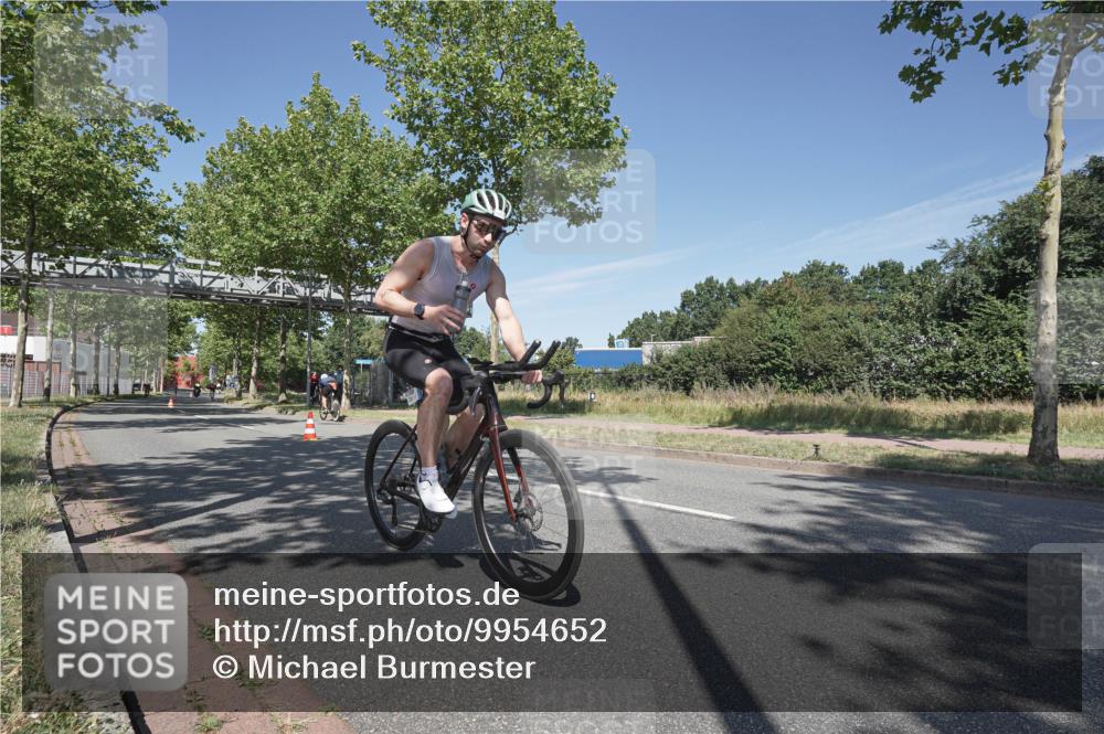 09.08.2026 - GEWOBA Citytriathlon Bremen Michael Burmester http://msf.ph/oto/9954652 09.08.2026 12:08:35 Radfahren 548, 558, 601, 602, 620 meine-sportfotos.de
