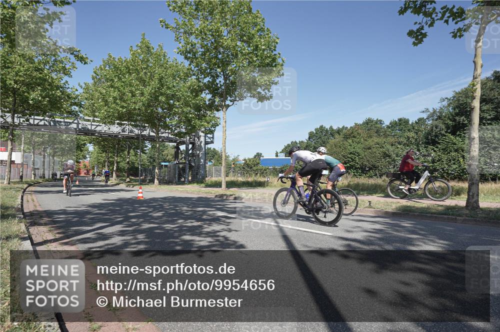 09.08.2026 - GEWOBA Citytriathlon Bremen Michael Burmester http://msf.ph/oto/9954656 09.08.2026 12:08:40 Radfahren 558, 602, 620, 643, 711 meine-sportfotos.de