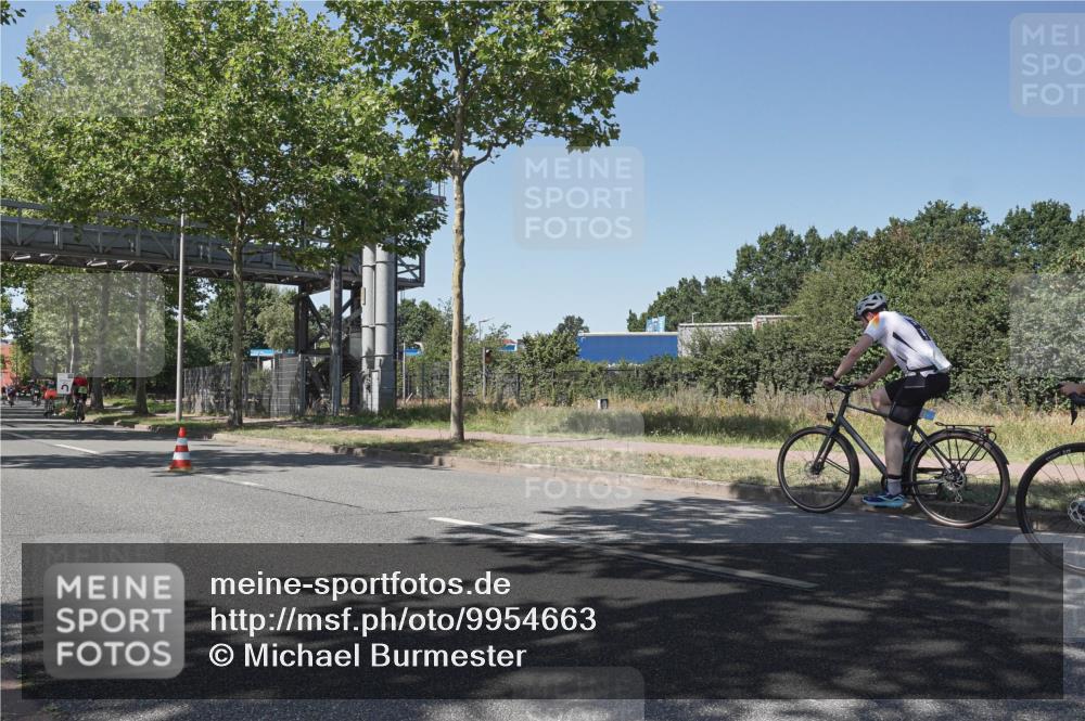 09.08.2026 - GEWOBA Citytriathlon Bremen Michael Burmester http://msf.ph/oto/9954663 09.08.2026 14:35:17 Radfahren 28, 37, 64, 80, 130, 192, 260, 339, 404 meine-sportfotos.de