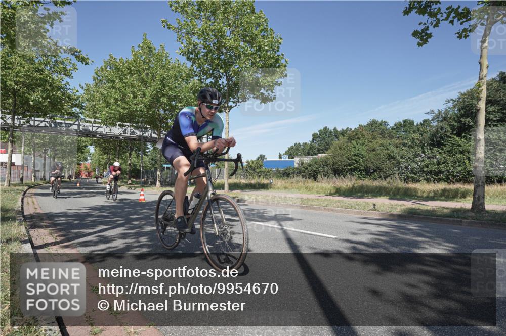 09.08.2026 - GEWOBA Citytriathlon Bremen Michael Burmester http://msf.ph/oto/9954670 09.08.2026 12:08:56 Radfahren 630, 643, 699, 711, 803, 858 meine-sportfotos.de