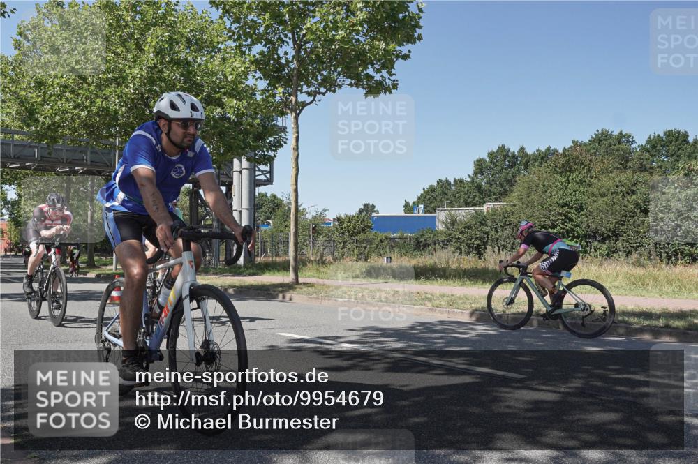 09.08.2026 - GEWOBA Citytriathlon Bremen Michael Burmester http://msf.ph/oto/9954679 09.08.2026 14:35:28 Radfahren 14, 28, 57, 64, 80, 121, 130, 286, 325, 339, 364, 370, 403, 466 meine-sportfotos.de