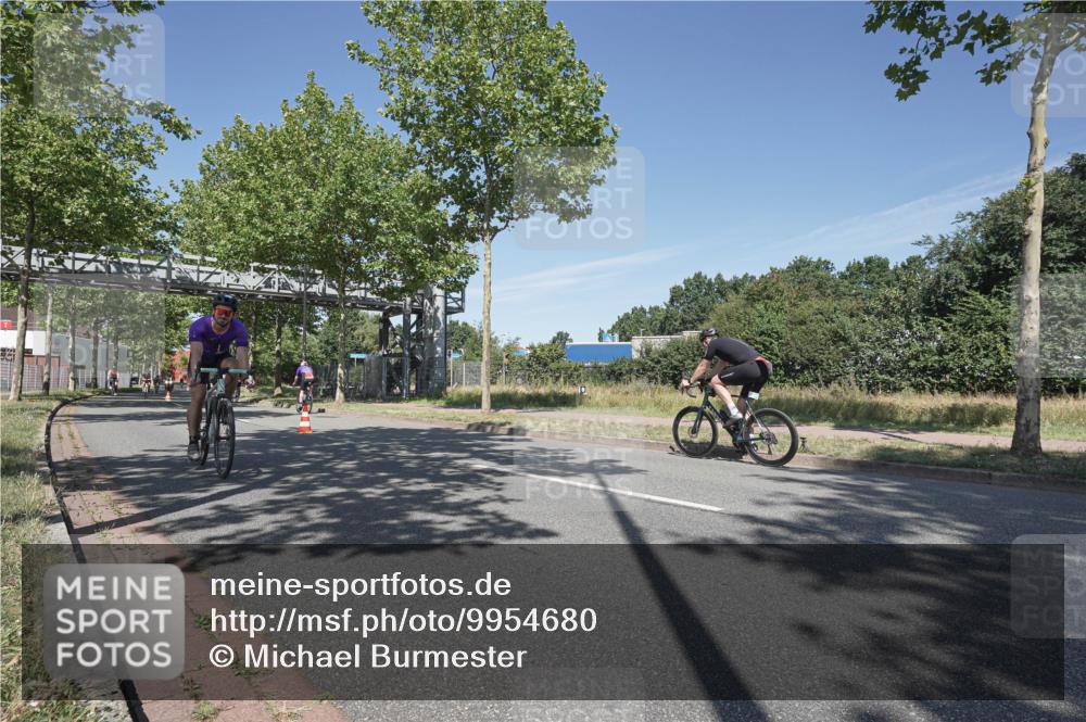 09.08.2026 - GEWOBA Citytriathlon Bremen Michael Burmester http://msf.ph/oto/9954680 09.08.2026 12:09:03 Radfahren 607, 630, 654, 699, 700, 803, 858, 1121 meine-sportfotos.de