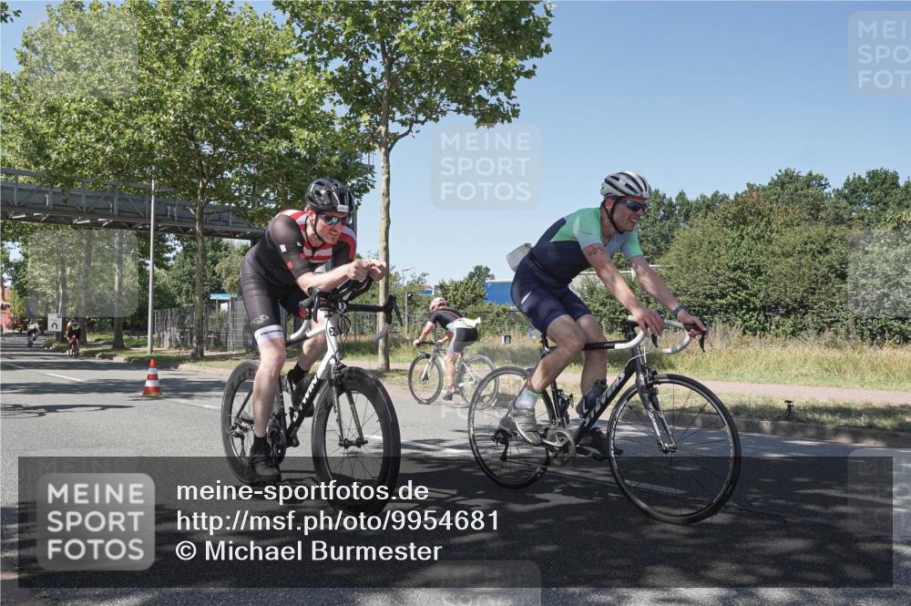 09.08.2026 - GEWOBA Citytriathlon Bremen Michael Burmester http://msf.ph/oto/9954681 09.08.2026 14:35:28 Radfahren 14, 28, 57, 64, 80, 121, 130, 286, 325, 339, 364, 370, 403, 466 meine-sportfotos.de