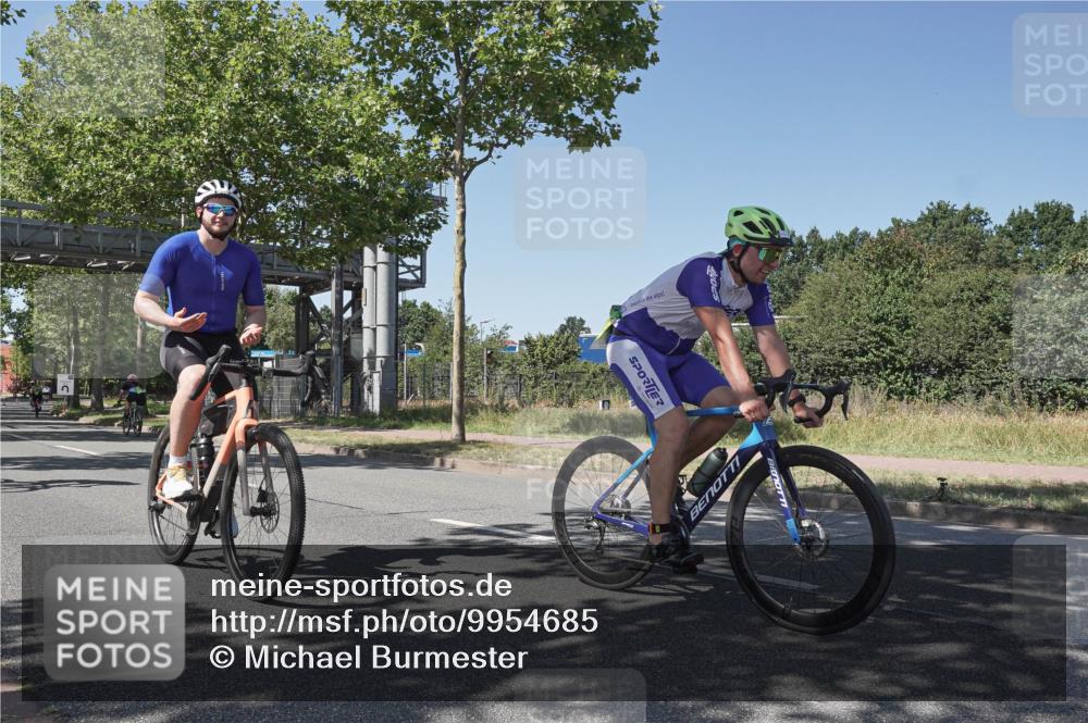 09.08.2026 - GEWOBA Citytriathlon Bremen Michael Burmester http://msf.ph/oto/9954685 09.08.2026 14:35:30 Radfahren 14, 28, 57, 64, 121, 130, 286, 325, 339, 364, 370, 403, 466 meine-sportfotos.de