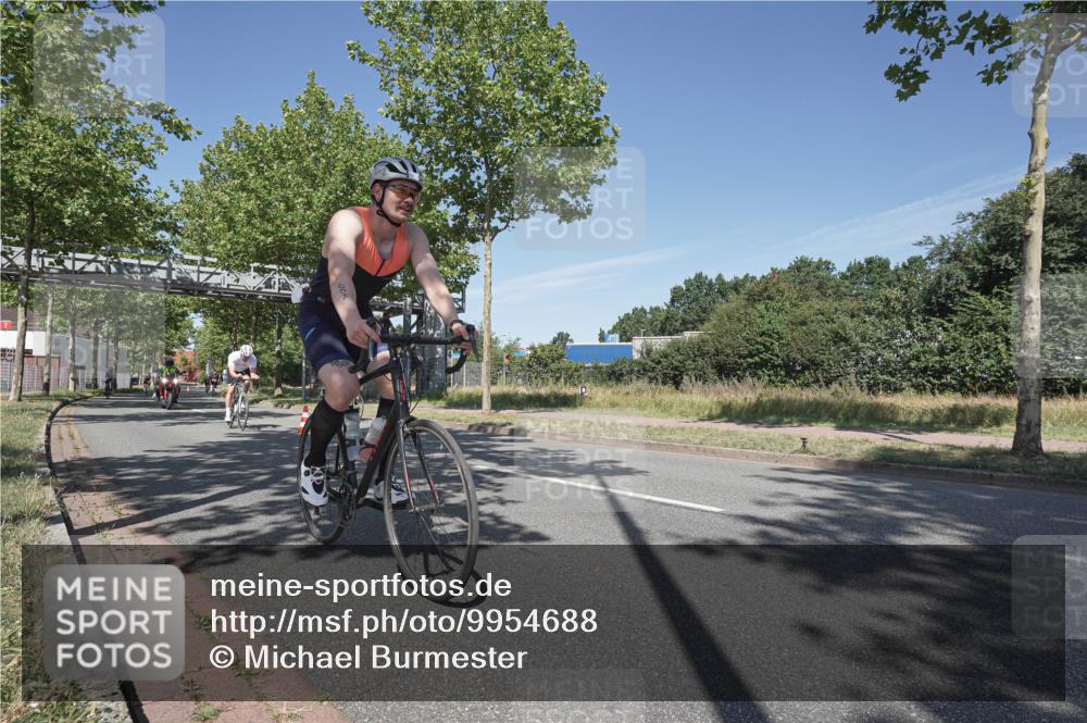 09.08.2026 - GEWOBA Citytriathlon Bremen Michael Burmester http://msf.ph/oto/9954688 09.08.2026 12:09:07 Radfahren 607, 630, 654, 675, 699, 700, 858, 1121 meine-sportfotos.de