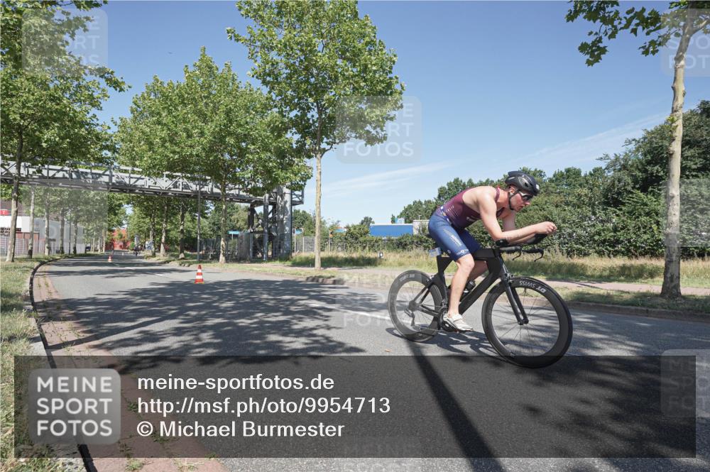 09.08.2026 - GEWOBA Citytriathlon Bremen Michael Burmester http://msf.ph/oto/9954713 09.08.2026 12:09:30 Radfahren 543, 570, 597, 621, 719, 819, 1124 meine-sportfotos.de