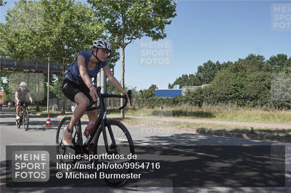 09.08.2026 - GEWOBA Citytriathlon Bremen Michael Burmester http://msf.ph/oto/9954716 09.08.2026 14:35:46 Radfahren 14, 39, 47, 147, 205, 271, 325, 334, 363, 453, 462, 527 meine-sportfotos.de