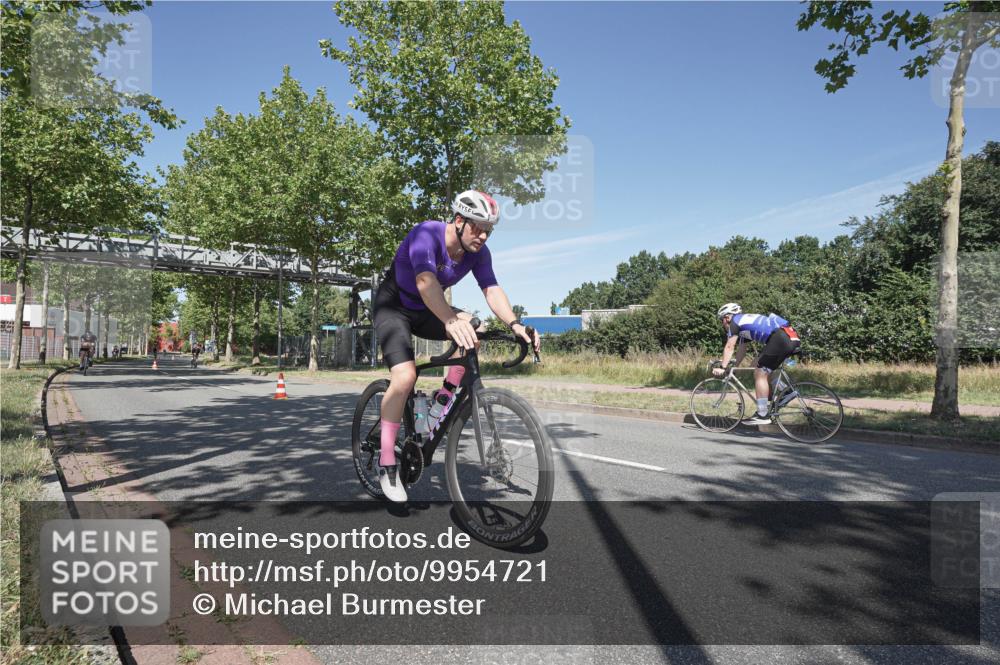 09.08.2026 - GEWOBA Citytriathlon Bremen Michael Burmester http://msf.ph/oto/9954721 09.08.2026 12:09:45 Radfahren 570, 578, 635, 674, 702, 718 meine-sportfotos.de