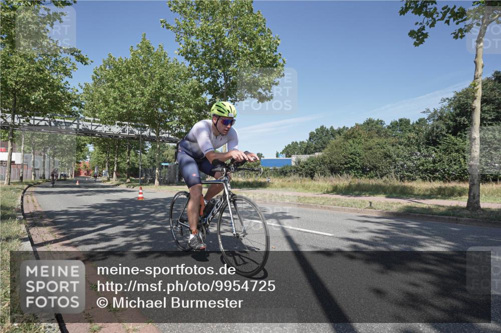 09.08.2026 - GEWOBA Citytriathlon Bremen Michael Burmester http://msf.ph/oto/9954725 09.08.2026 12:09:50 Radfahren 578, 635, 674, 702, 718, 770 meine-sportfotos.de