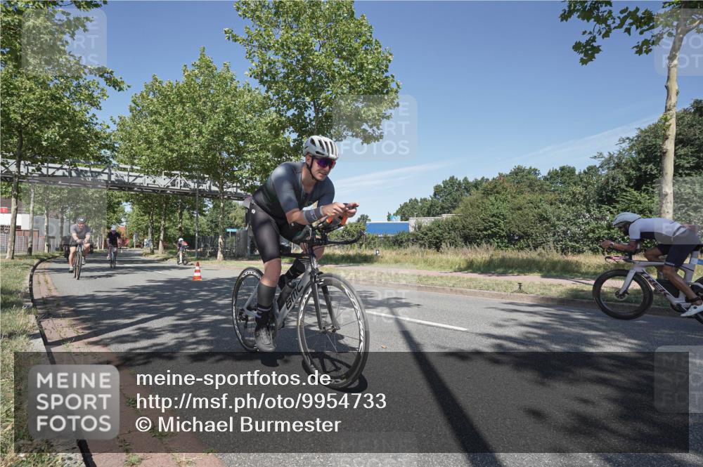 09.08.2026 - GEWOBA Citytriathlon Bremen Michael Burmester http://msf.ph/oto/9954733 09.08.2026 12:10:05 Radfahren 619, 633, 688, 718, 729, 770, 774, 1002 meine-sportfotos.de