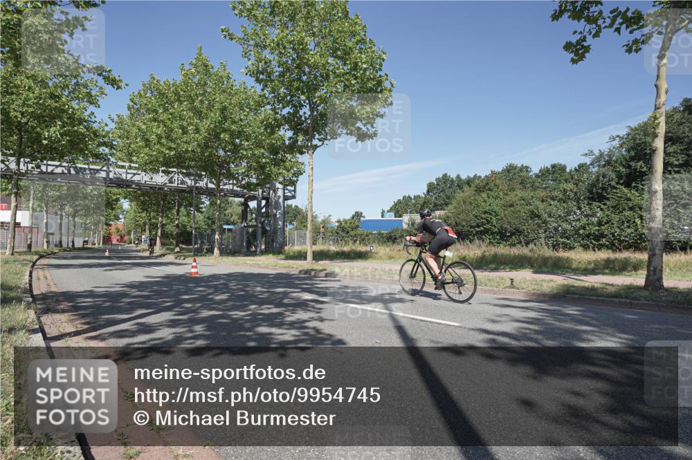 09.08.2026 - GEWOBA Citytriathlon Bremen Michael Burmester http://msf.ph/oto/9954745 09.08.2026 12:10:14 Radfahren 619, 633, 688, 729, 1002 meine-sportfotos.de