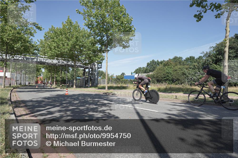 09.08.2026 - GEWOBA Citytriathlon Bremen Michael Burmester http://msf.ph/oto/9954750 09.08.2026 12:10:18 Radfahren 619, 633, 688, 729 meine-sportfotos.de