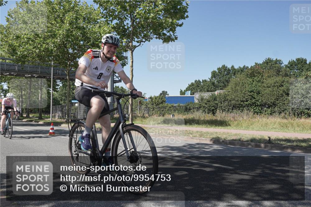 09.08.2026 - GEWOBA Citytriathlon Bremen Michael Burmester http://msf.ph/oto/9954753 09.08.2026 14:36:13 Radfahren 6, 53, 163, 235, 240, 269, 274, 309, 329, 356 meine-sportfotos.de