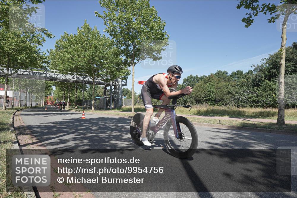 09.08.2026 - GEWOBA Citytriathlon Bremen Michael Burmester http://msf.ph/oto/9954756 09.08.2026 12:10:22 Radfahren 688, 776 meine-sportfotos.de
