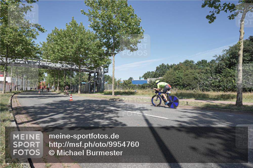 09.08.2026 - GEWOBA Citytriathlon Bremen Michael Burmester http://msf.ph/oto/9954760 09.08.2026 12:10:25 Radfahren 563, 776 meine-sportfotos.de