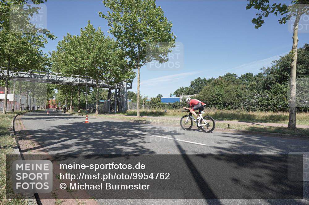 09.08.2026 - GEWOBA Citytriathlon Bremen Michael Burmester http://msf.ph/oto/9954762 09.08.2026 12:10:27 Radfahren 563, 776 meine-sportfotos.de