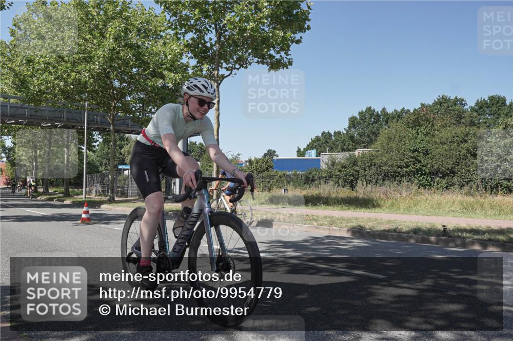 09.08.2026 - GEWOBA Citytriathlon Bremen Michael Burmester http://msf.ph/oto/9954779 09.08.2026 14:36:31 Radfahren 133, 207, 256, 291, 307, 321, 336, 356 meine-sportfotos.de