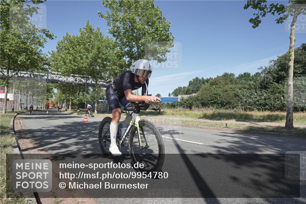 09.08.2026 - GEWOBA Citytriathlon Bremen Michael Burmester http://msf.ph/oto/9954780 09.08.2026 12:10:46 Radfahren 740, 766 meine-sportfotos.de