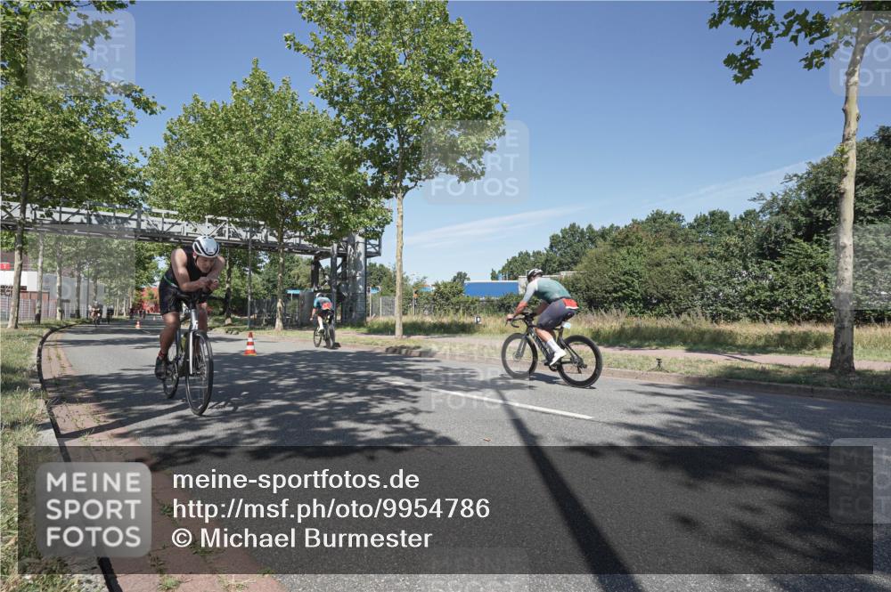 09.08.2026 - GEWOBA Citytriathlon Bremen Michael Burmester http://msf.ph/oto/9954786 09.08.2026 12:10:54 Radfahren 587, 652, 669, 714, 740, 743, 766 meine-sportfotos.de