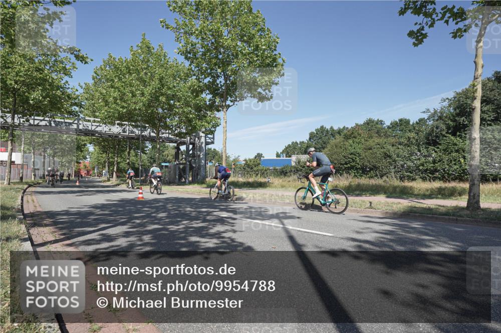 09.08.2026 - GEWOBA Citytriathlon Bremen Michael Burmester http://msf.ph/oto/9954788 09.08.2026 12:10:55 Radfahren 587, 652, 669, 714, 740, 743, 766, 831 meine-sportfotos.de