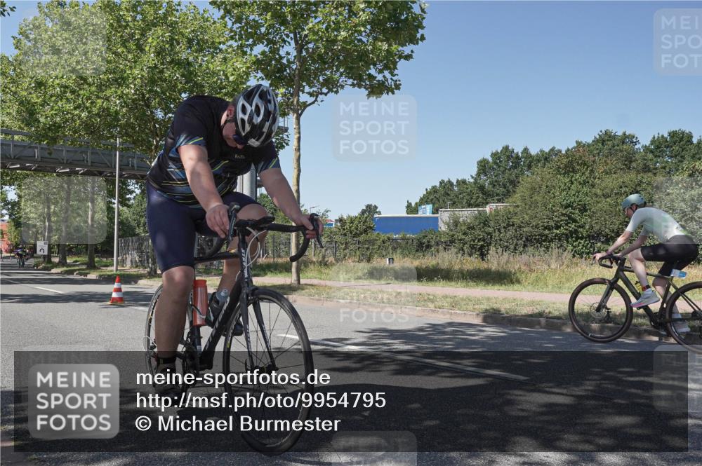 09.08.2026 - GEWOBA Citytriathlon Bremen Michael Burmester http://msf.ph/oto/9954795 09.08.2026 14:36:44 Radfahren 65, 89, 110, 122, 256, 336, 337 meine-sportfotos.de