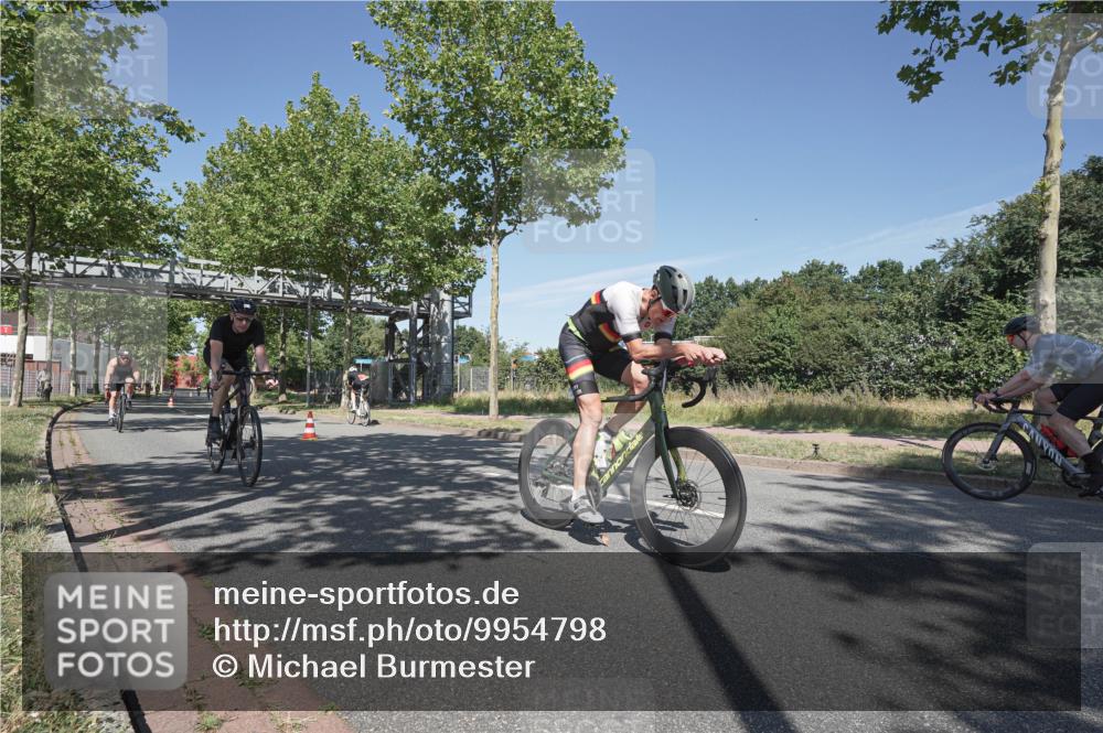 09.08.2026 - GEWOBA Citytriathlon Bremen Michael Burmester http://msf.ph/oto/9954798 09.08.2026 12:11:01 Radfahren 587, 641, 652, 669, 690, 714, 743, 766, 801, 810, 831 meine-sportfotos.de