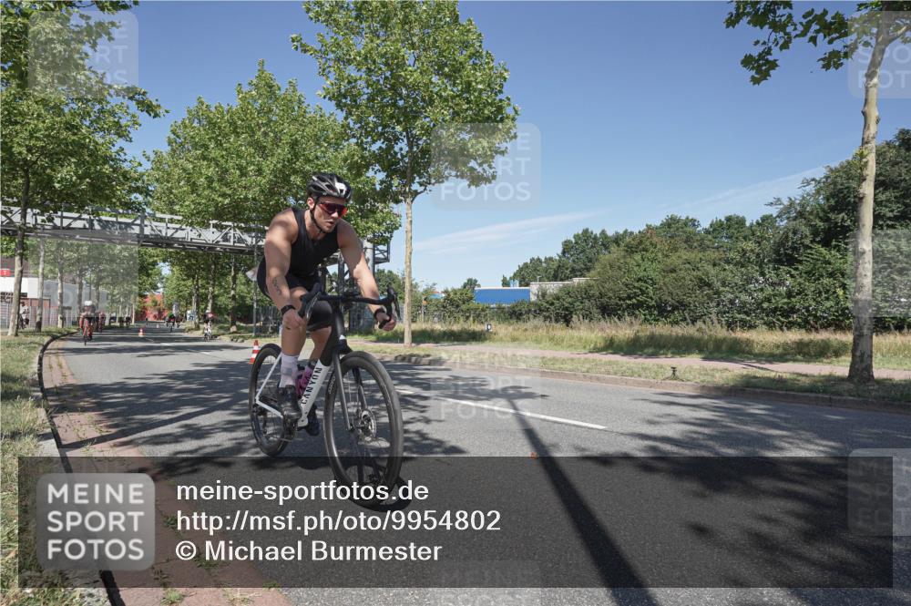 09.08.2026 - GEWOBA Citytriathlon Bremen Michael Burmester http://msf.ph/oto/9954802 09.08.2026 12:11:02 Radfahren 587, 641, 652, 669, 690, 714, 743, 766, 801, 810, 831 meine-sportfotos.de