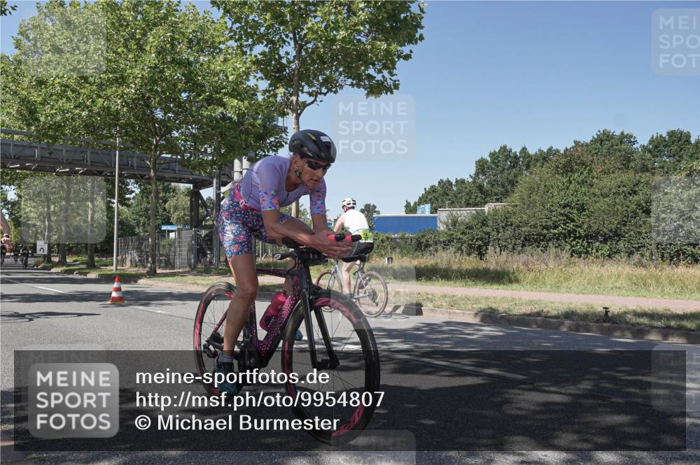 09.08.2026 - GEWOBA Citytriathlon Bremen Michael Burmester http://msf.ph/oto/9954807 09.08.2026 14:36:53 Radfahren 65, 89, 110, 122, 312, 337, 377, 523 meine-sportfotos.de