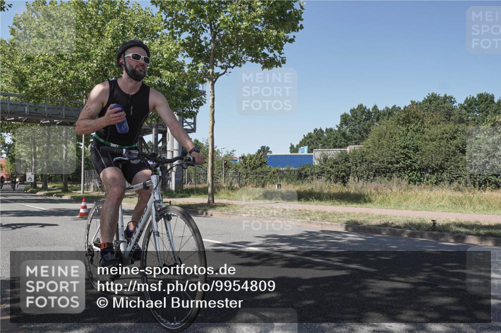 09.08.2026 - GEWOBA Citytriathlon Bremen Michael Burmester http://msf.ph/oto/9954809 09.08.2026 14:36:54 Radfahren 65, 89, 122, 229, 312, 337, 377, 523 meine-sportfotos.de