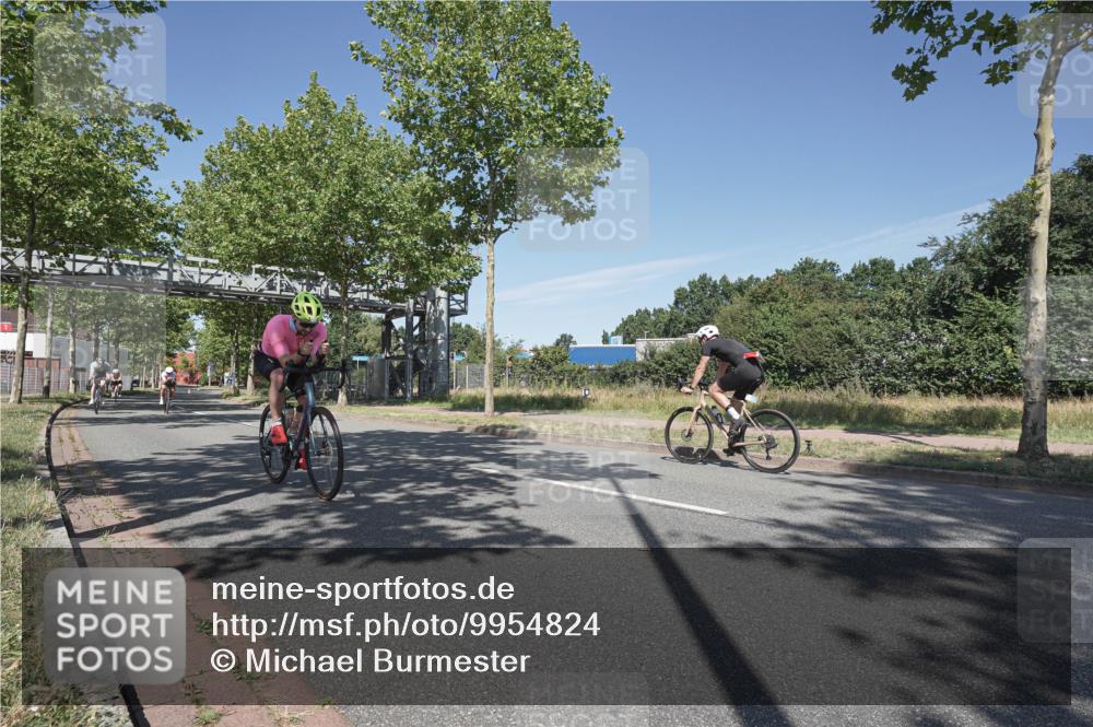 09.08.2026 - GEWOBA Citytriathlon Bremen Michael Burmester http://msf.ph/oto/9954824 09.08.2026 12:11:25 Radfahren 112, 540, 588, 666, 692, 698, 703, 767, 854, 1153 meine-sportfotos.de