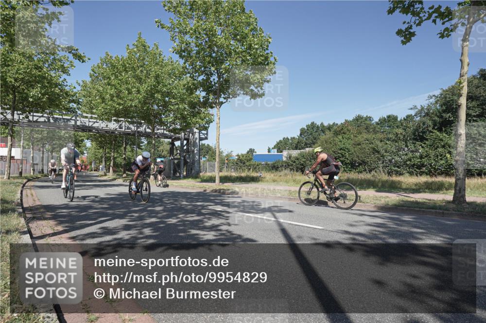 09.08.2026 - GEWOBA Citytriathlon Bremen Michael Burmester http://msf.ph/oto/9954829 09.08.2026 12:11:26 Radfahren 112, 540, 588, 666, 692, 698, 703, 767, 854, 1153 meine-sportfotos.de